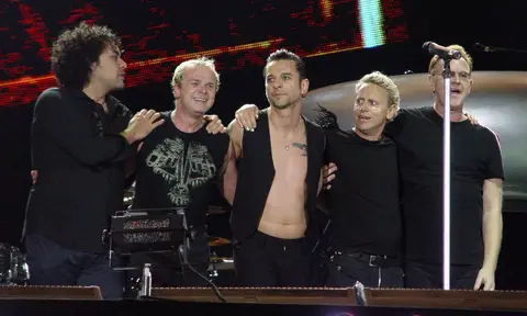 Depeche Mode salue le public, 26 juin 2006