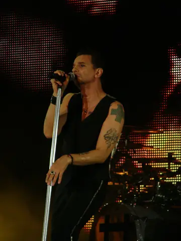 Dave Gahan sur scène — Festival BBK Live, Bilbao, 9 juillet 2009