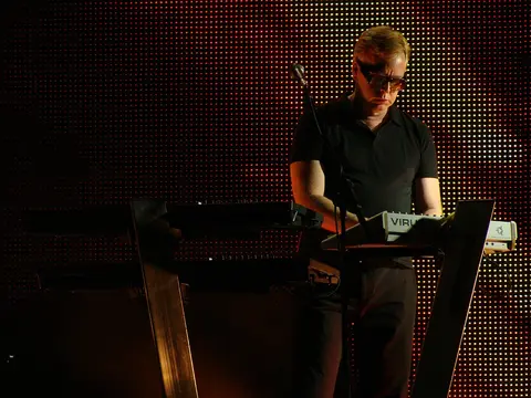 Andy Fletcher sur scène — Festival BBK Live, Bilbao, 9 juillet 2009